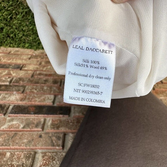 Leal Daccarett Women's Shirt Size 10 Ivory Silk Tie Waist Designer Short Sleeve - Picture 9 of 9